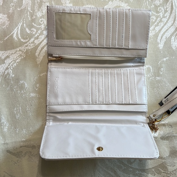 Bebe wallet/wristlet - Picture 4 of 7